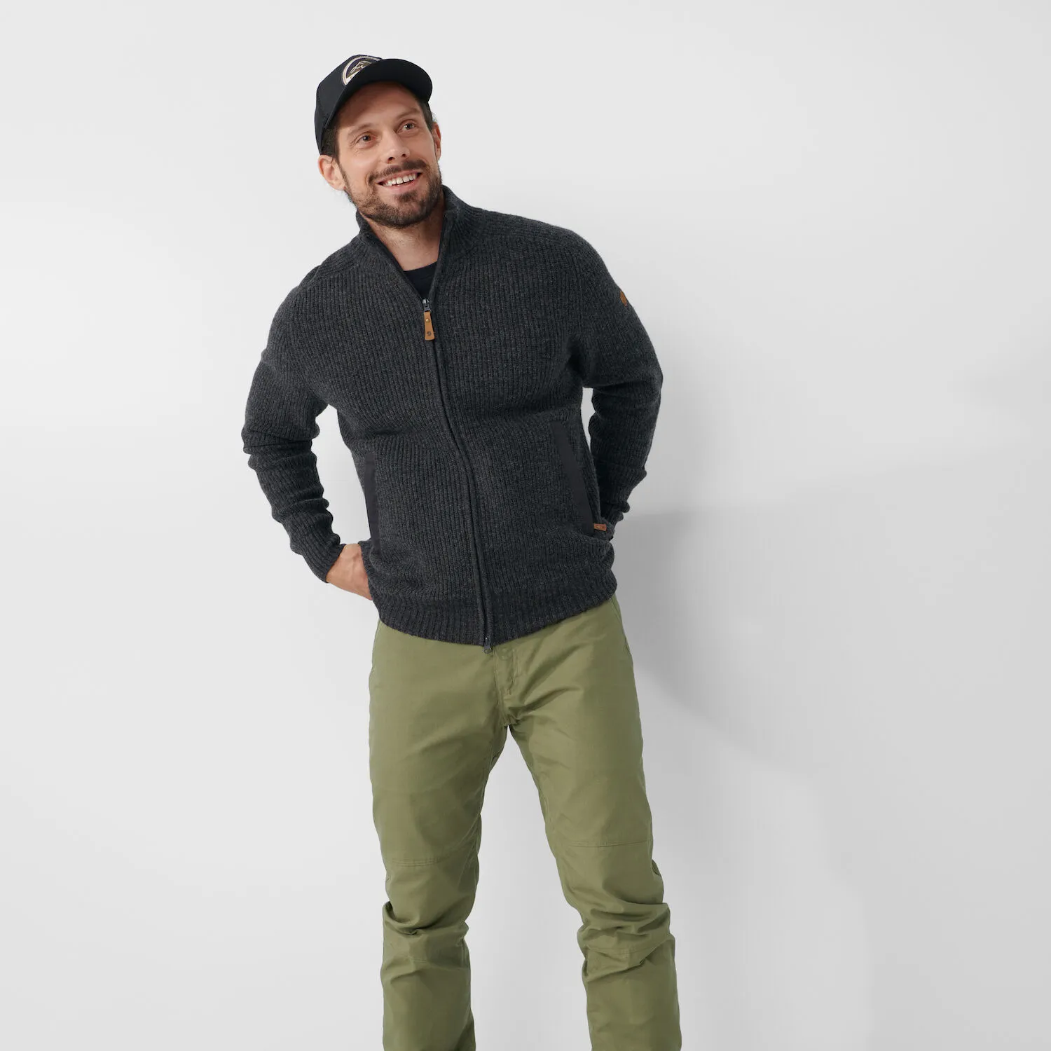 Fjällräven Men&#x27;s Övik Zip Cardigan Knit Dark Olive | Buy Fjällräven Men&#x27;s Övik Zip Cardigan Knit Dark Olive here | Outnorth